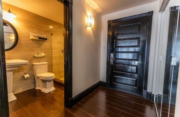 Hotel Croydon image 10